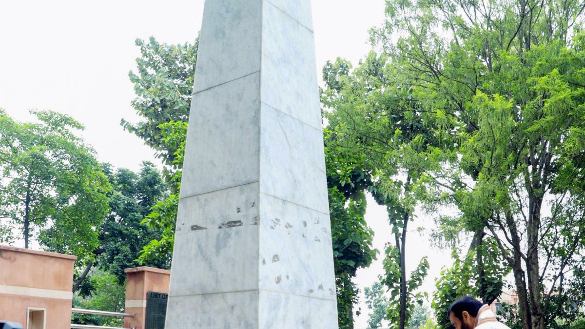 Haryana CM Saini pays tribute at Shaheed Smarak on Kargil Vijay Diwas