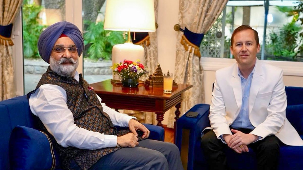 Delhi LG hosts farewell dinner for Swedish envoy