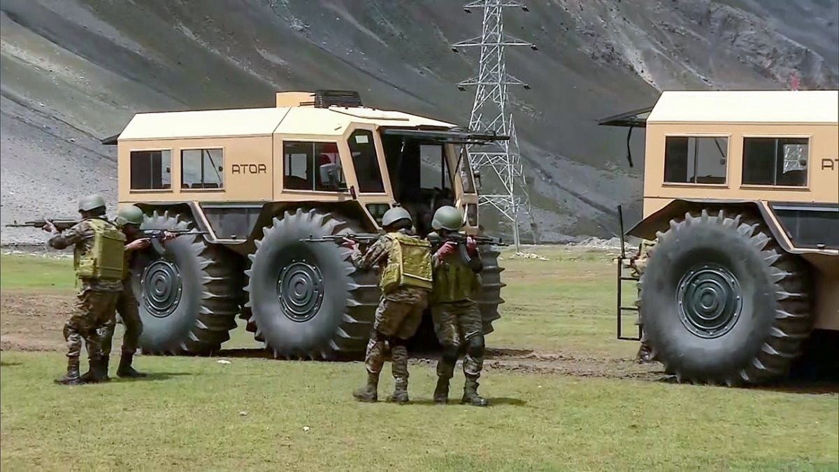 Indian army showcases operational capabilities in Drass