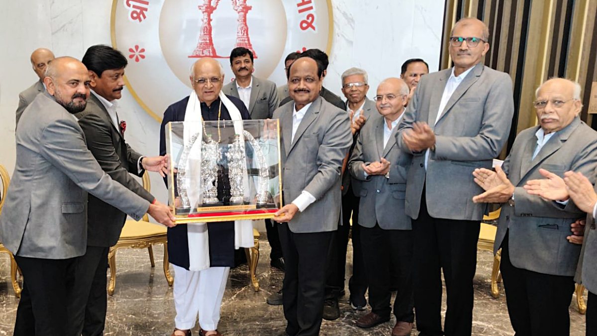 Gujarat CM Bhupendra Patel felicitated by Pune Gujarati Samaj