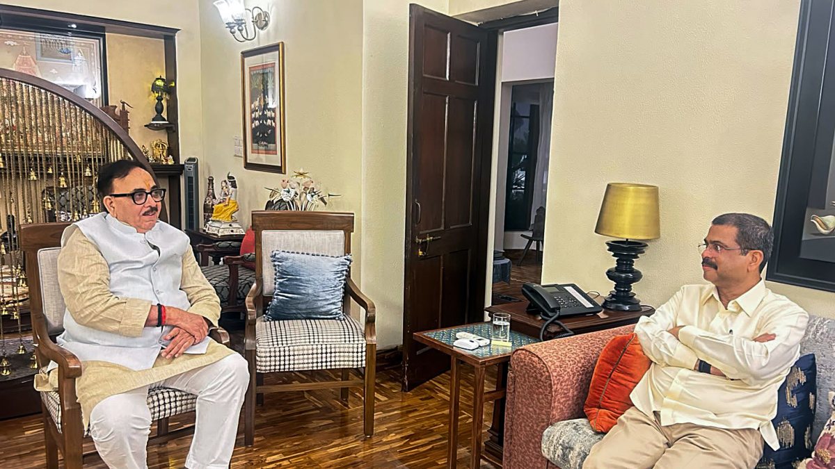 Former minister Mahendra Nath Pandey meets Dharmendra Pradhan in Delhi