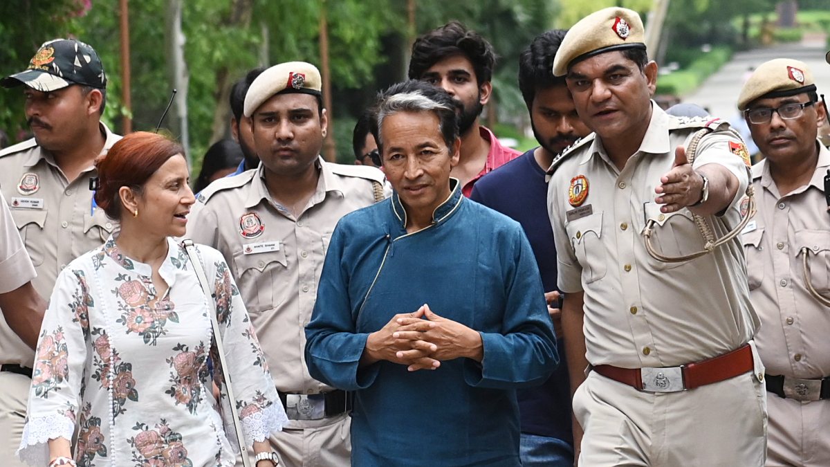 Sonam Wangchuk offers tributes at Rajghat after hospital discharge