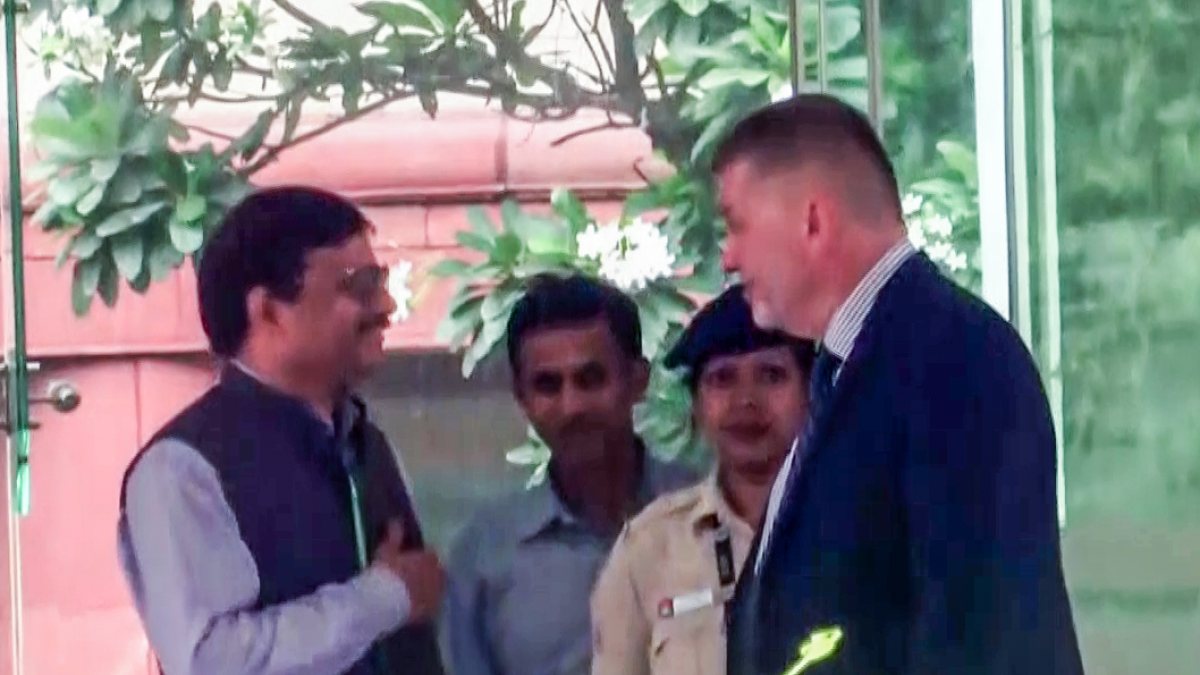 Ukrainian envoy leaves MEA after summoned over seafarer death