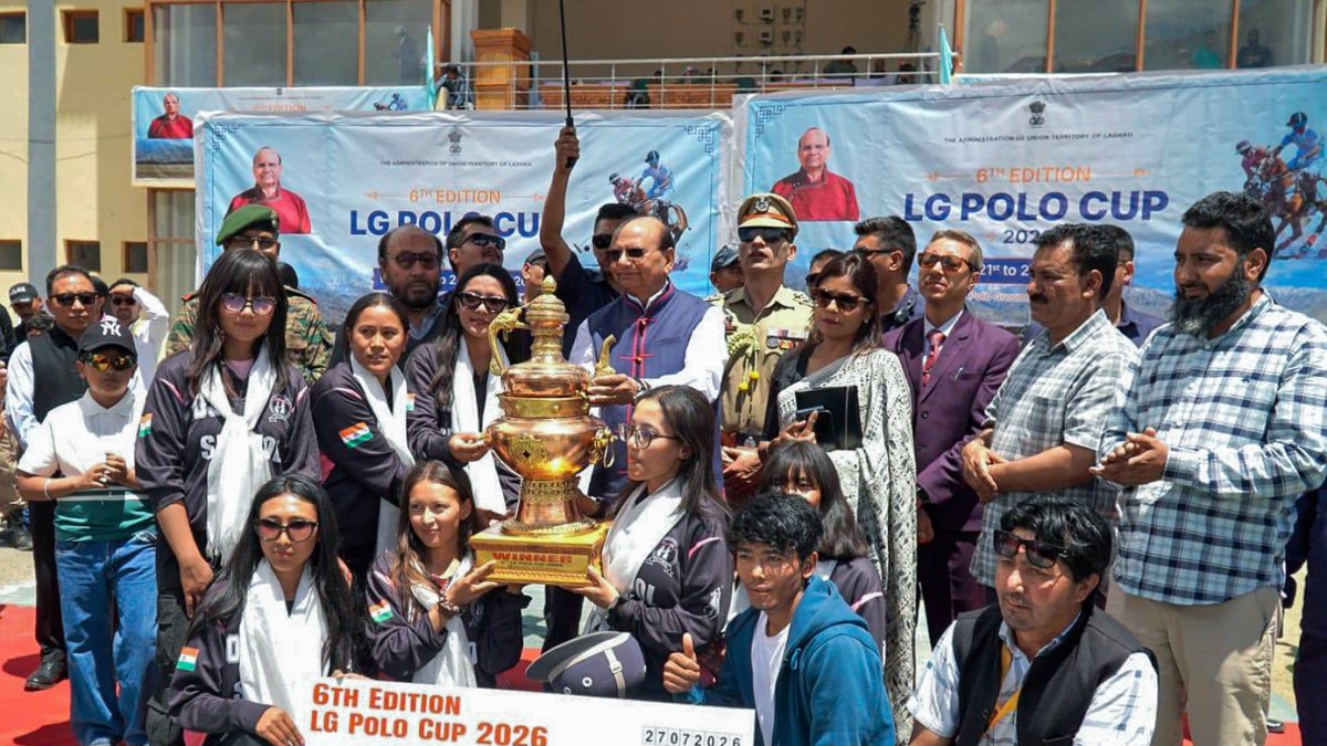 Ladakh LG distributes prize at 6th LG Polo Cup in Kargil