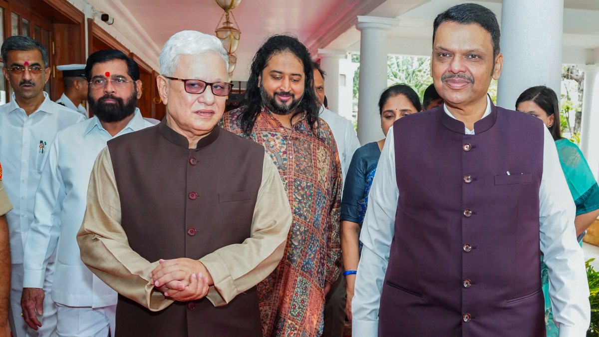 Maharashtra governor, CM honour Kargil martyrs at Mumbai event