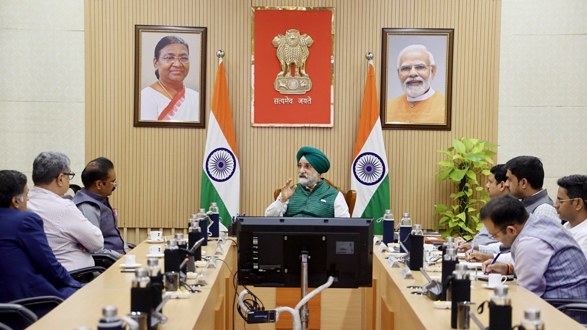 Delhi LG chairs meeting on healthcare and education infrastructure