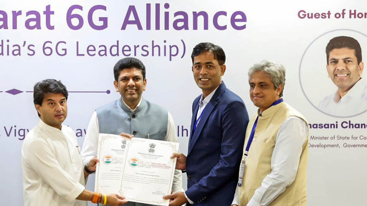 Scindia presents 5G Lab Excellence Awards at 6G Alliance review