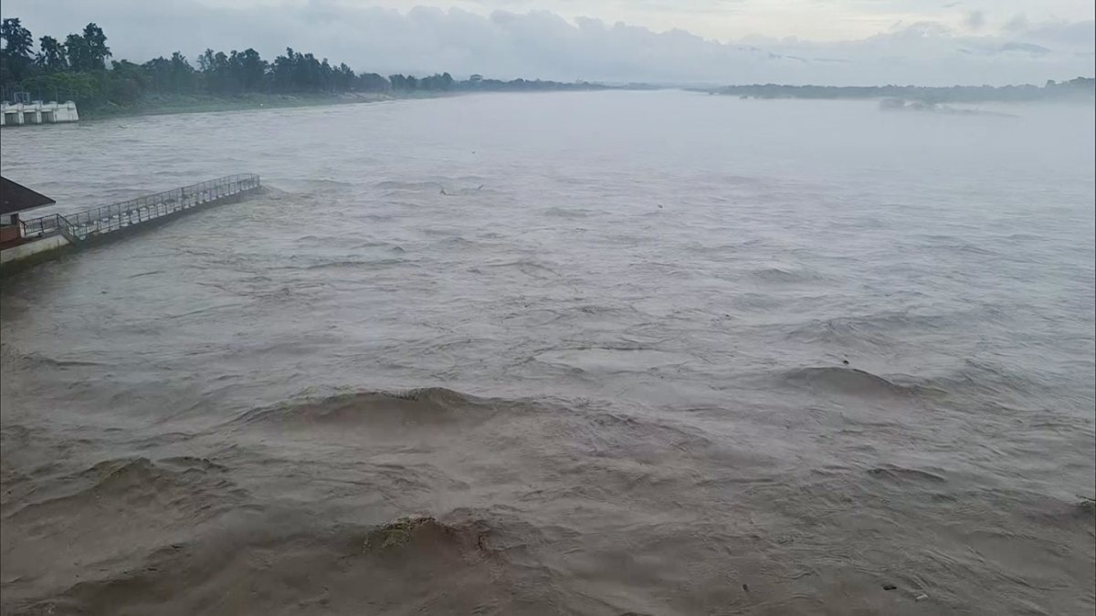 Ganga river swells past warning mark in Haridwar