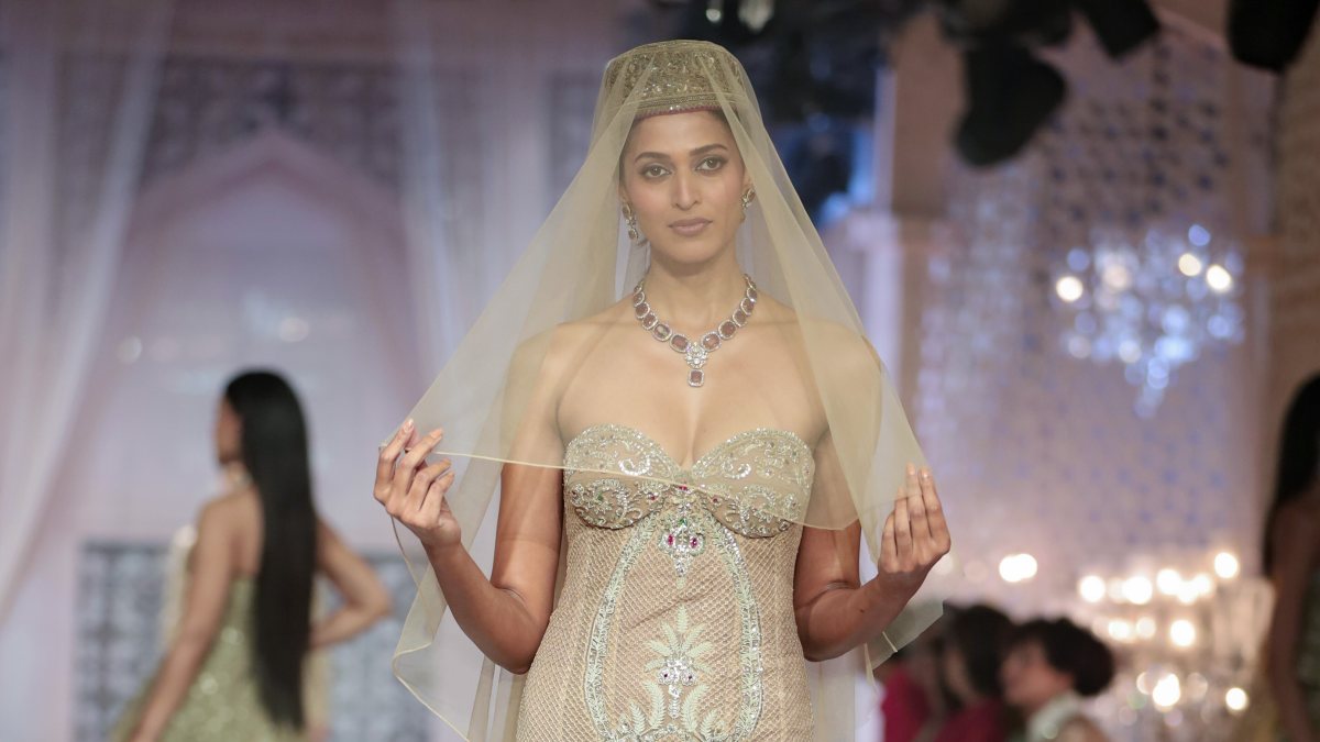 Model showcases Jayanti Reddy at India Couture Week 2026