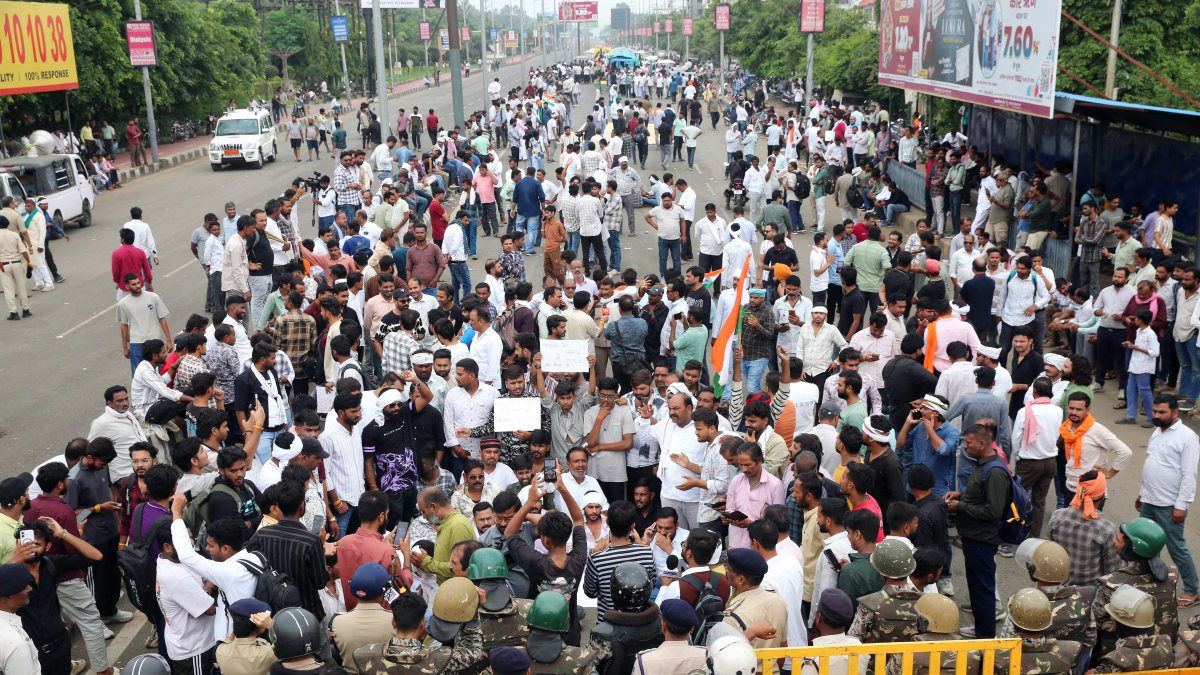 Farmers march in Bhopal demanding moong crop procurement at MSP