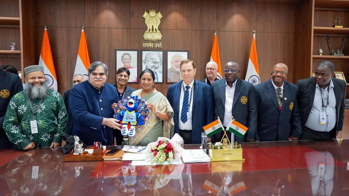 Delhi CM Rekha Gupta meets Commonwealth Table Tennis delegation