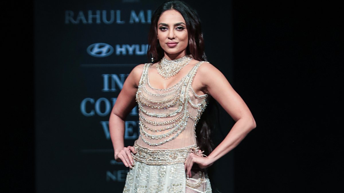 Shobhita Dhulipala walks for Rahul Mishra at India Couture Week