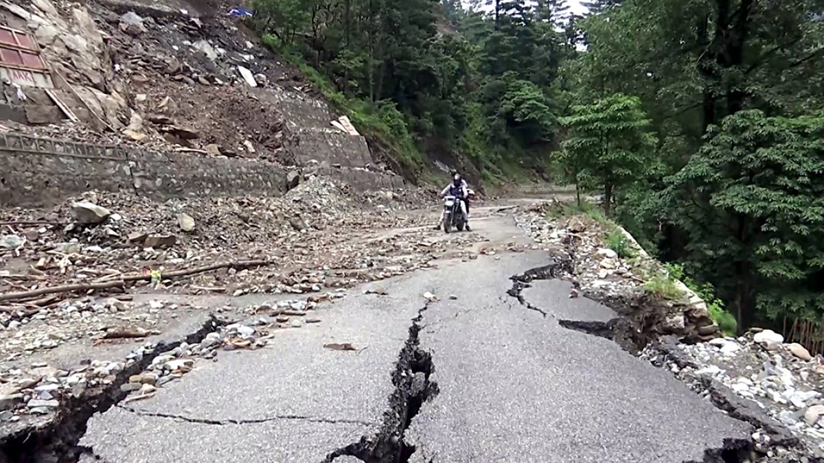 Flash floods damage newly built BRO road in Rajouri