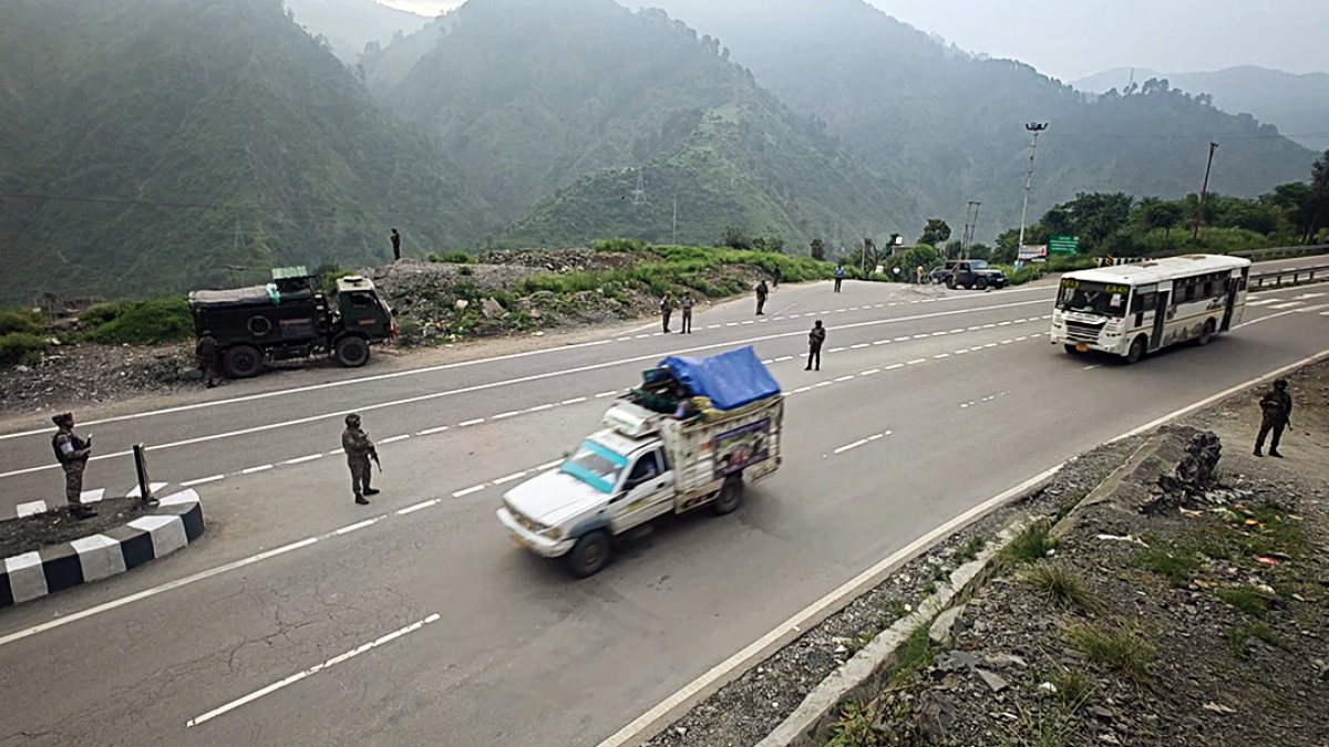 Extensive security for Amarnath Yatra convoy on NH-44