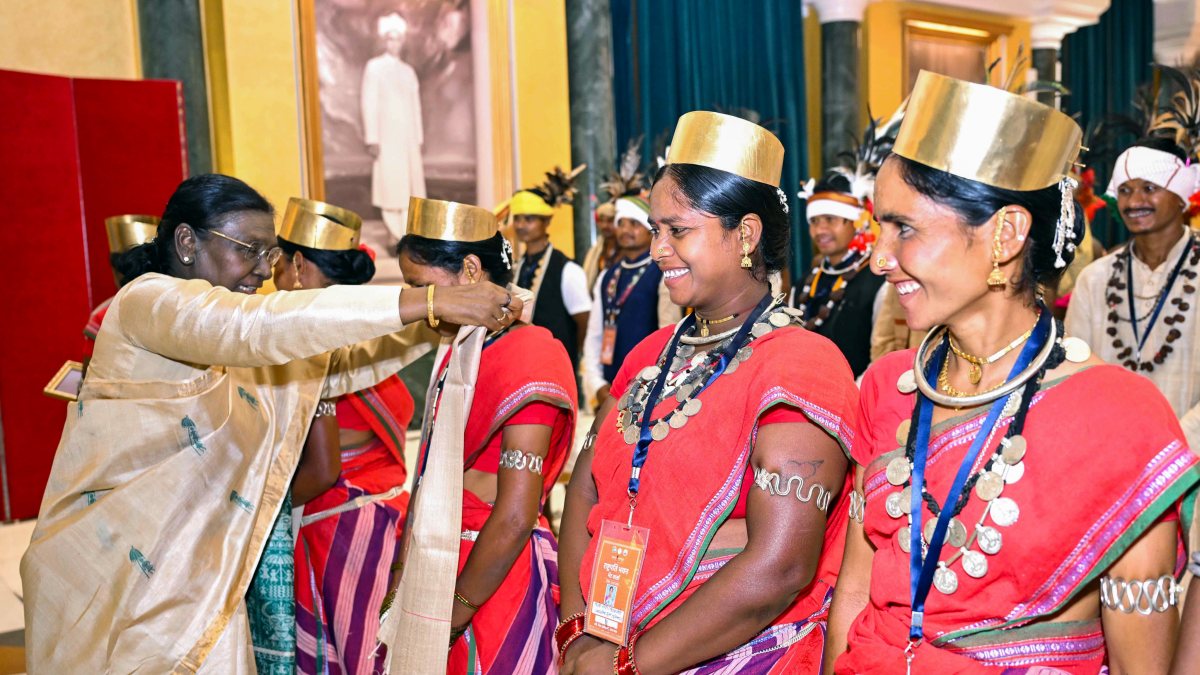 President Murmu meets Bastar Mandal delegation at Rashtrapati Bhavan