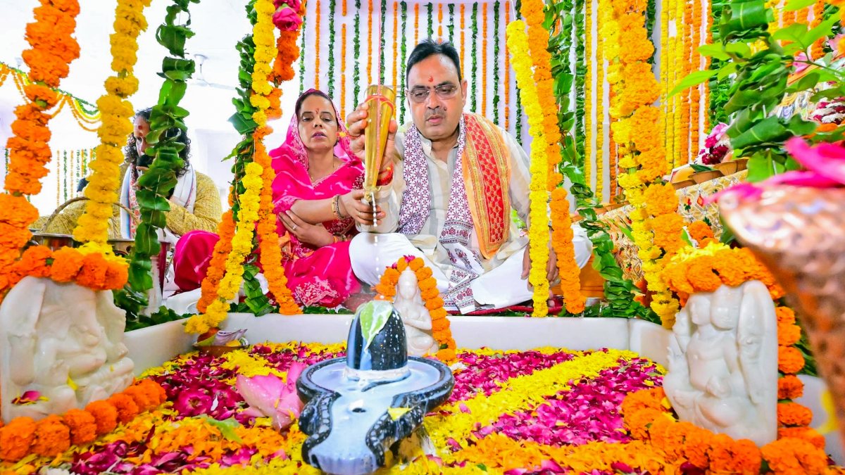 Rajasthan CM Bhajanlal Sharma performs milk abhishek on first day of Shravan