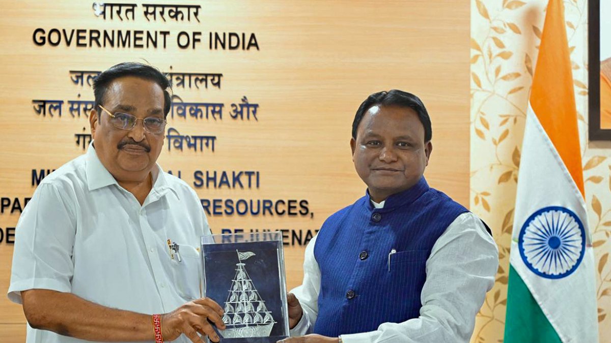 Odisha CM Majhi meets Jal Shakti minister Patil on Mahanadi water issue