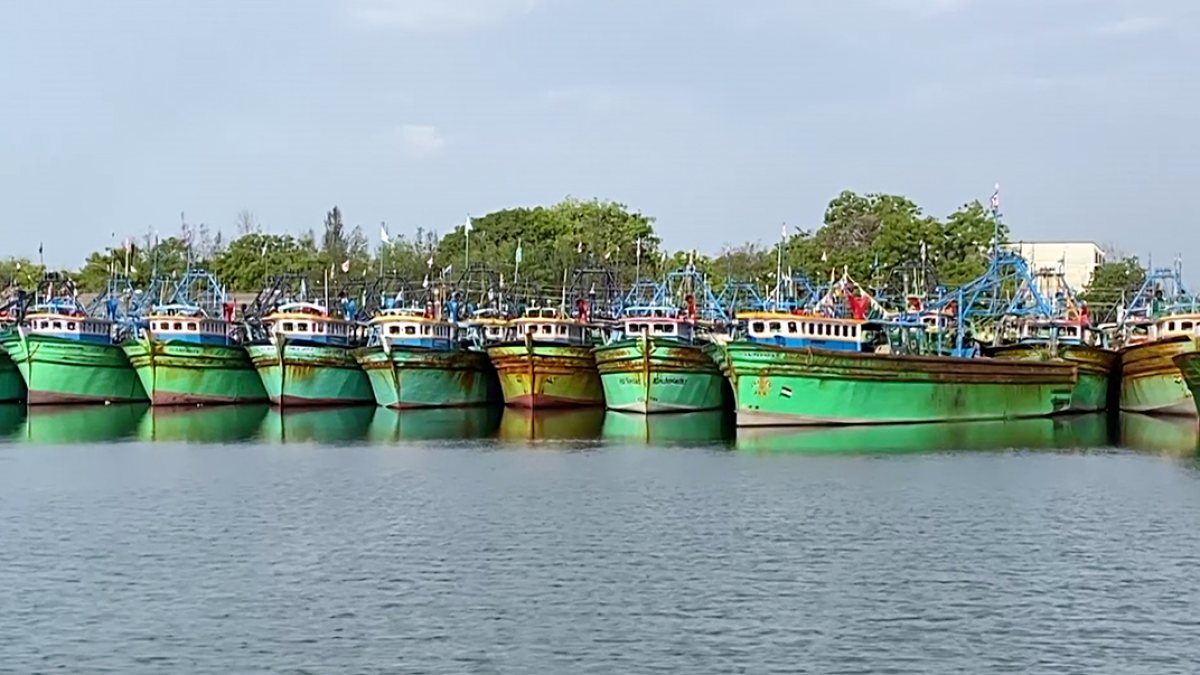 Mechanised fishermen stay ashore as strong winds hit Toothukudi