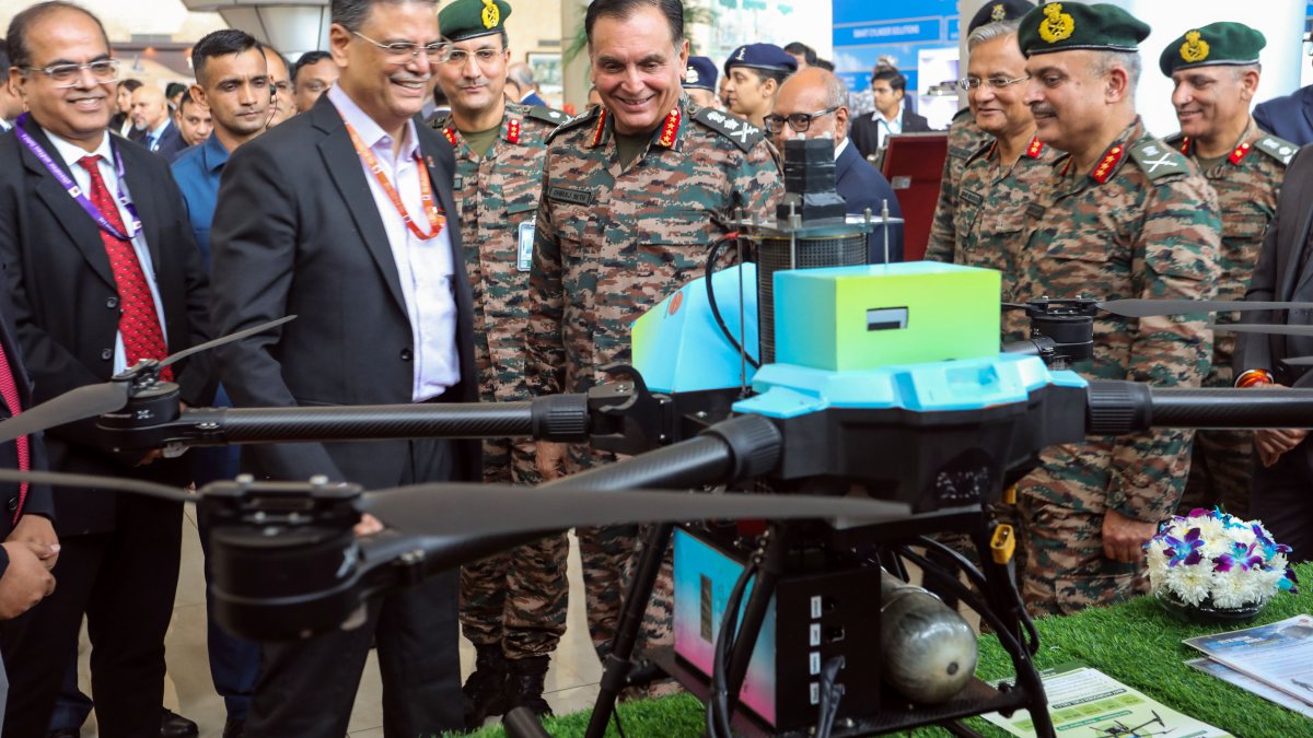 Army chief inspects hydrogen fuel cell drone at BPCL expo