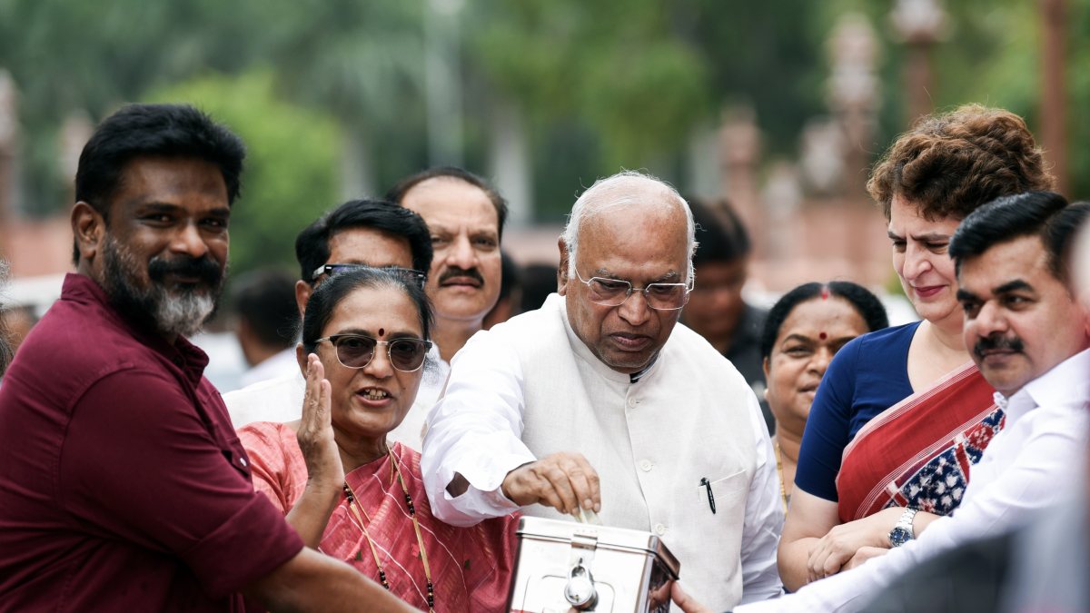 Opposition MPs protest at Parliament over Ram Mandir donation row