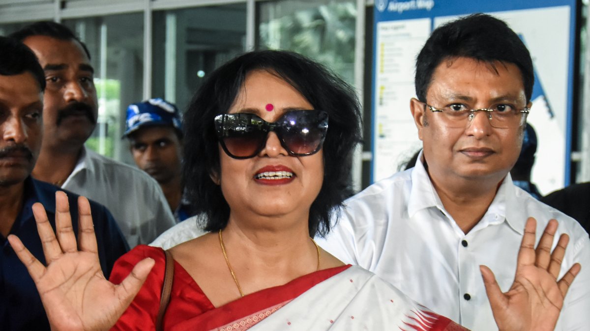 Taslima Nasreen arrives in Kolkata, speaks to media