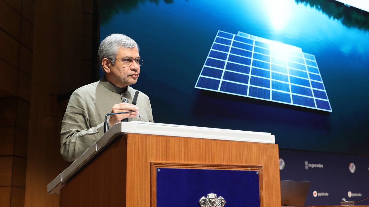 Cabinet briefing: Ashwini Vaishnaw addresses media in New Delhi