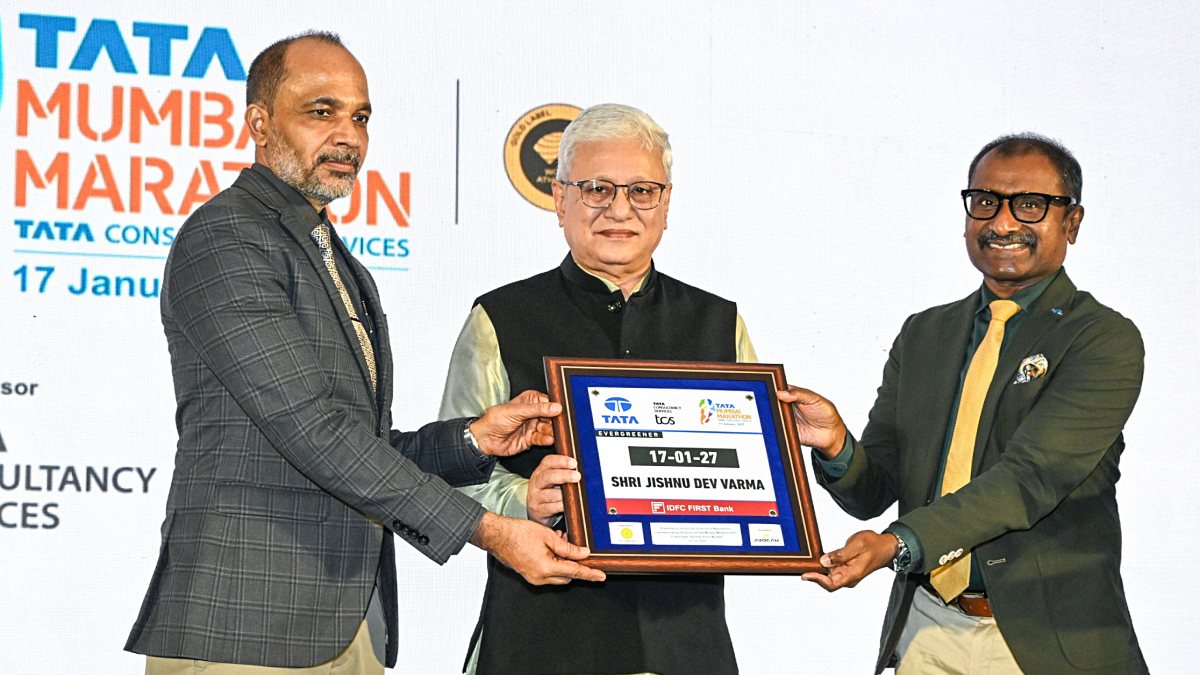 Governor inaugurates Tata Mumbai Marathon registration in Mumbai