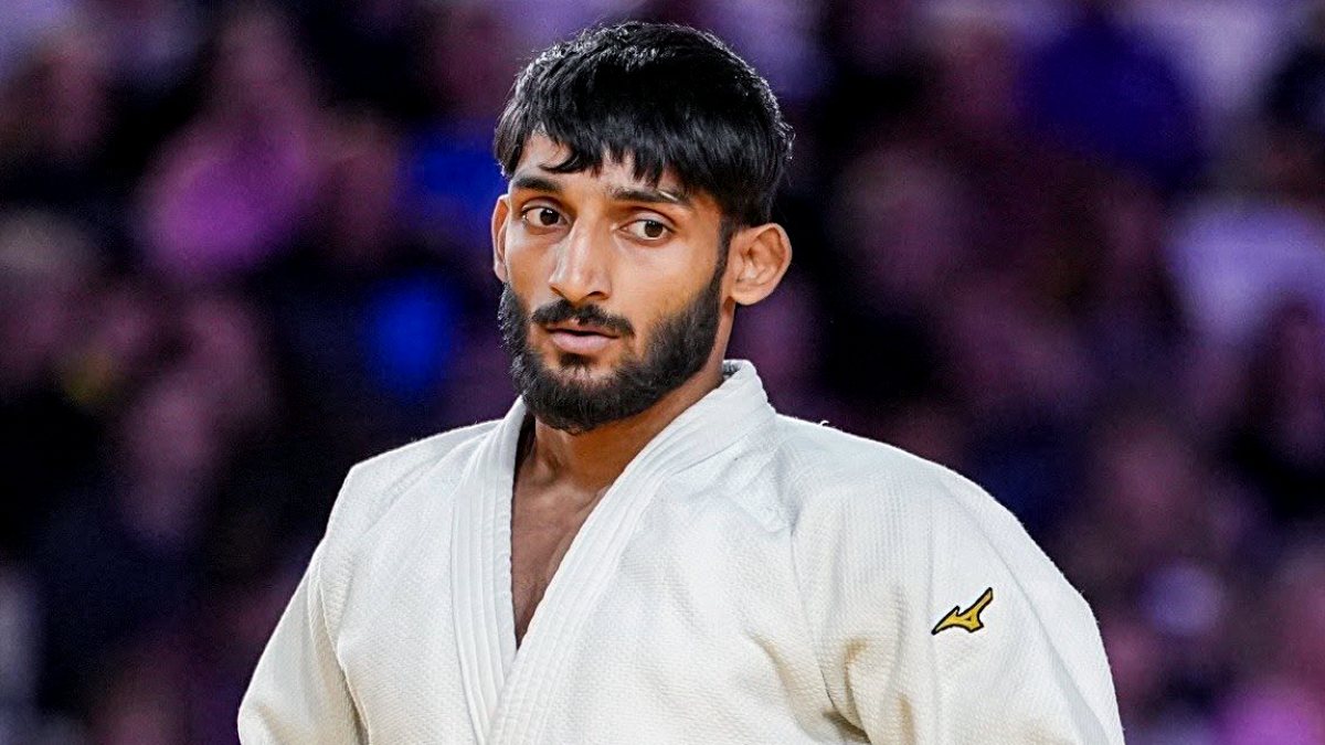 Delhi CM Rekha Gupta congratulates Harsh Singh for judo gold