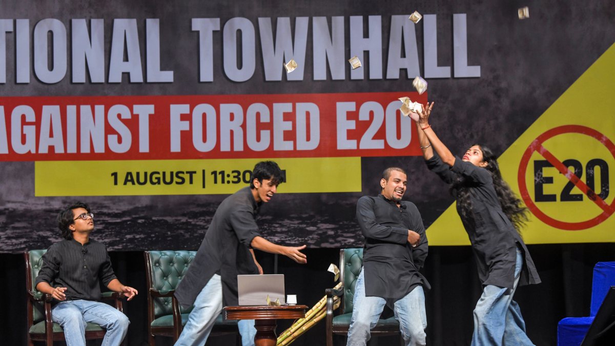Artists stage anti-E-20 skit at Delhi town hall