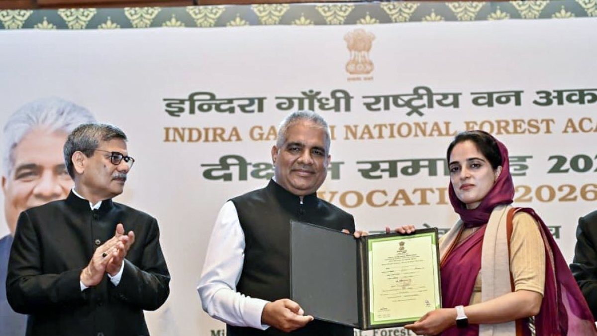 Bhupender Yadav felicitates IFS probationers at FRI convocation
