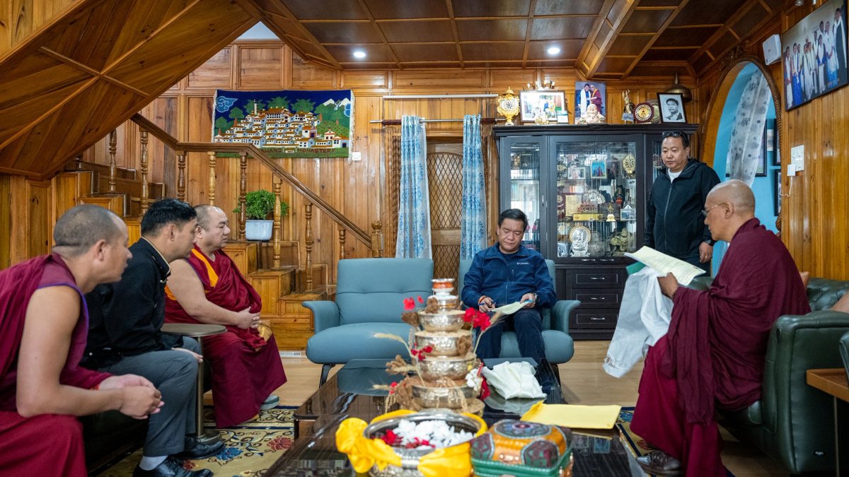 Buddhist lamas call on Arunachal CM Pema Khandu