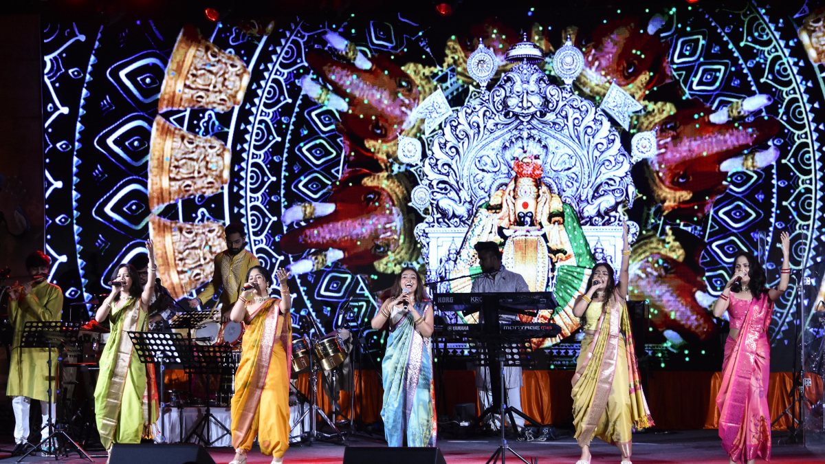 Mumbai artists perform at MNVS 20th foundation day