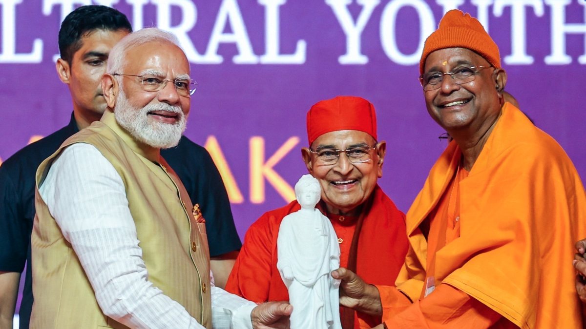 PM Modi inaugurates Viveka Smaraka in Mysuru