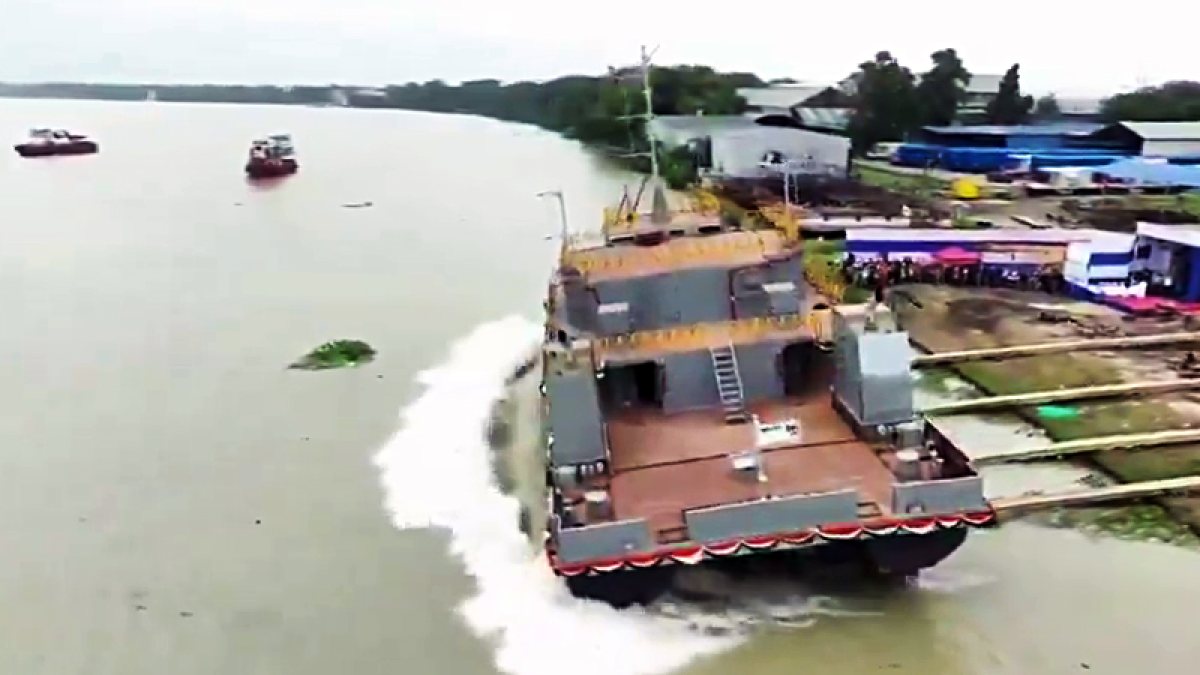 Indian Navy launches fifth Diving Support Craft DSC A24 in Kolkata