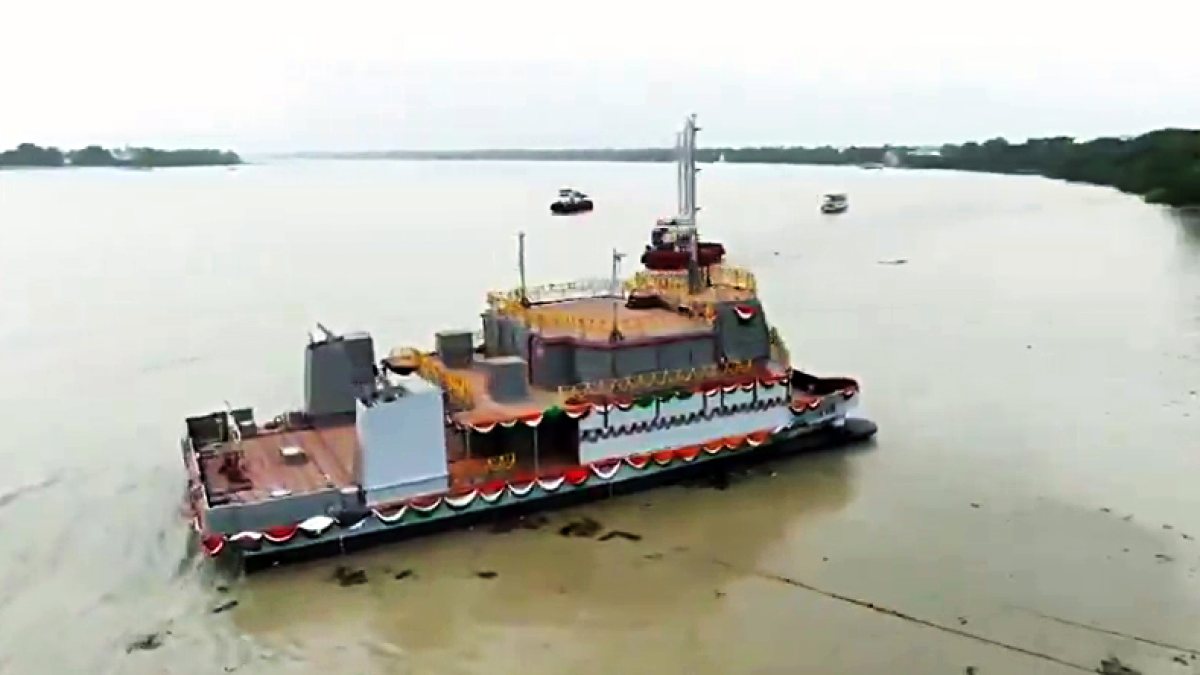 Indian Navy launches fifth Diving Support Craft DSC A24 in Kolkata