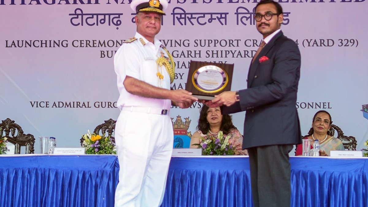 Vice Admiral launches fifth Diving Support Craft in Kolkata