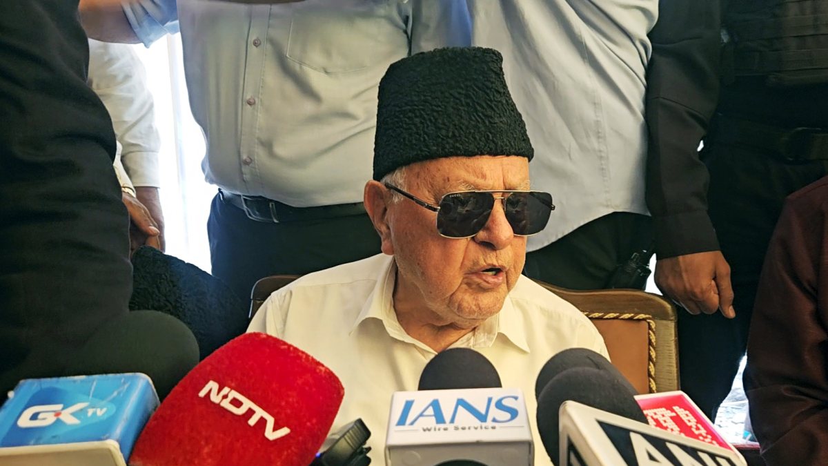 Farooq Abdullah attends prayer gathering in Anantnag