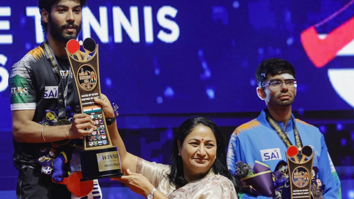 Delhi CM honours table tennis stars at Commonwealth Championship