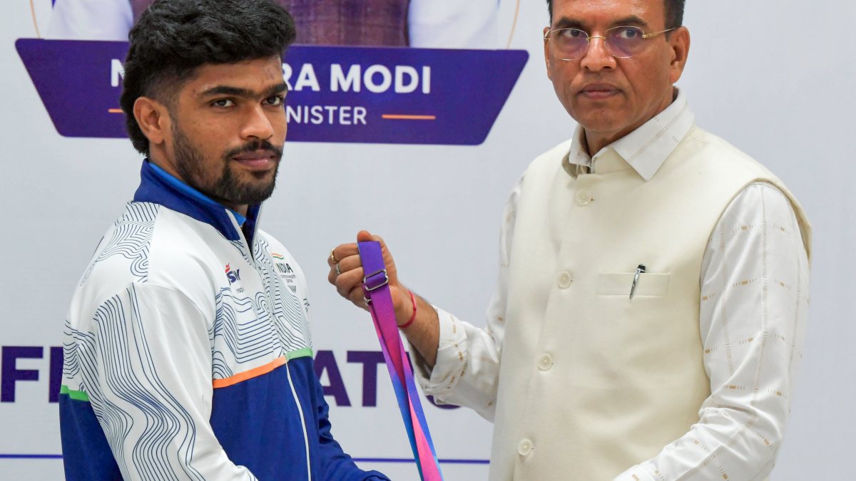 Mansukh Mandaviya honours CWG 2026 weightlifting medallists