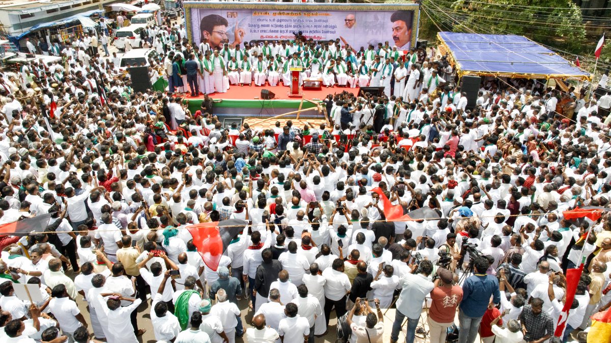 DMK youth wing protests Mekedatu Dam project in Thanjavur