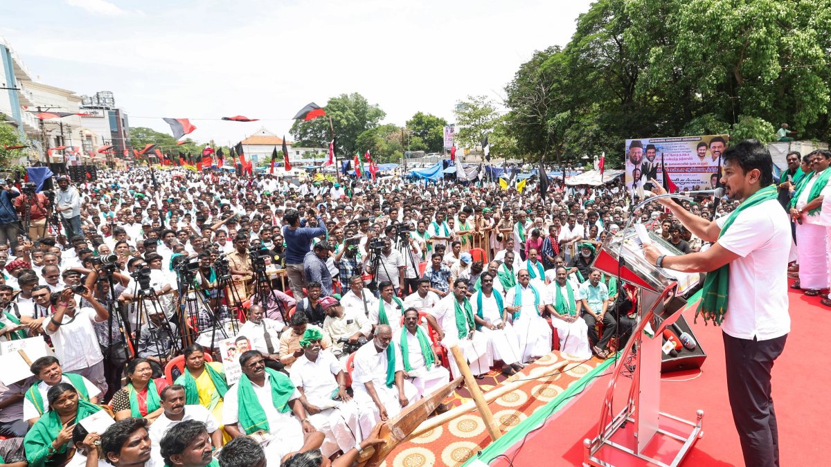 DMK youth wing protests Mekedatu dam project in Thanjavur
