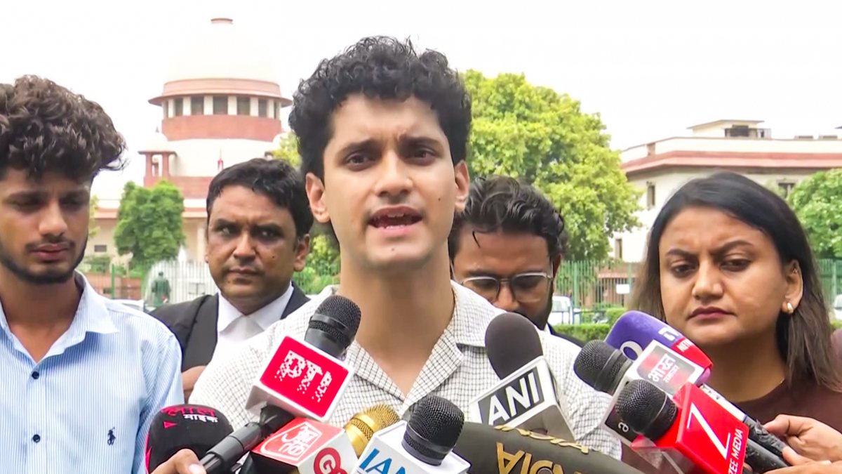 SC clarifies FIRs against Cockroach Janta Party protesters