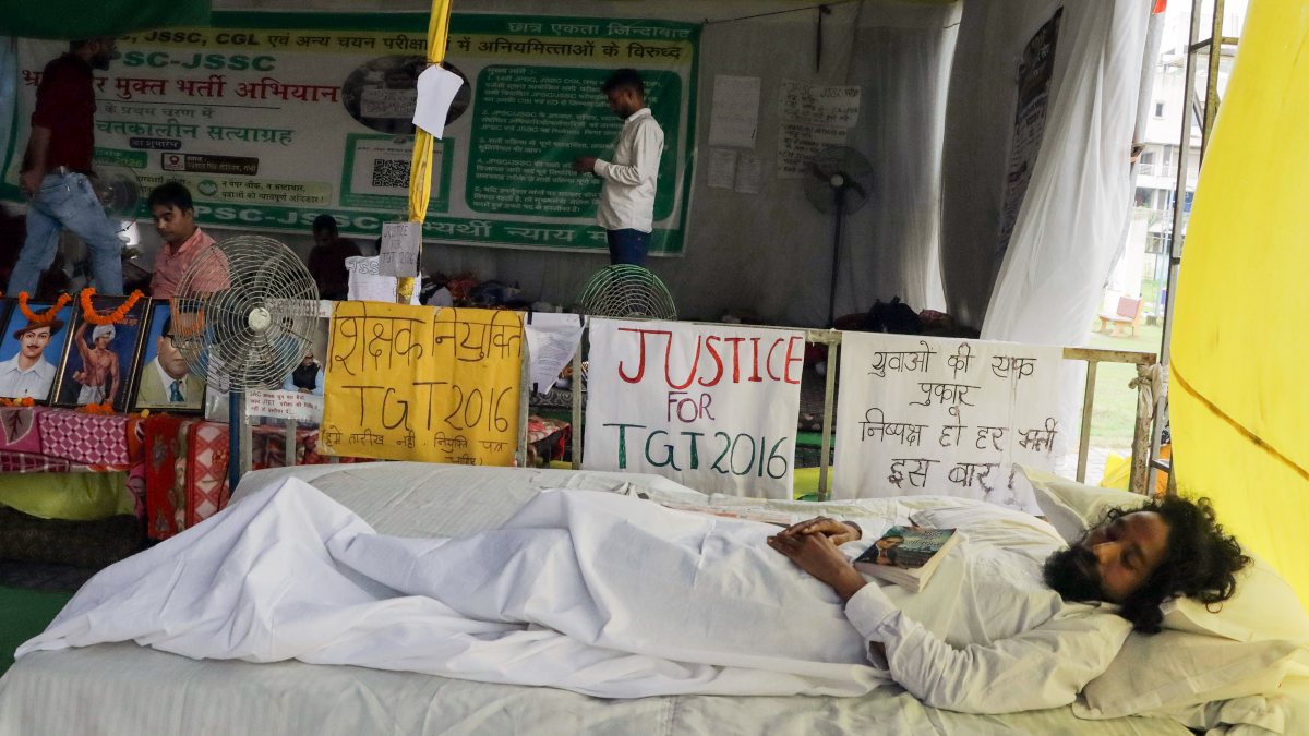 JPSC paper leak protest enters hunger strike in Ranchi