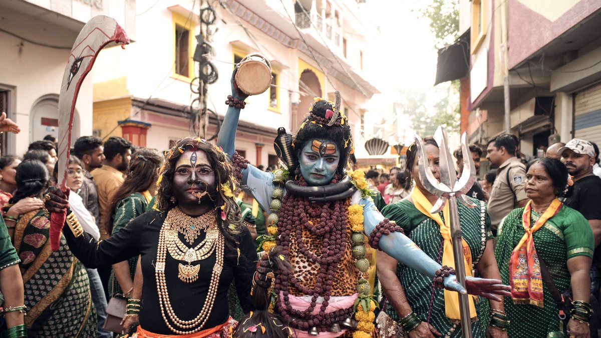Artists join Shahi Sawari of Lord Mahakal in Ujjain