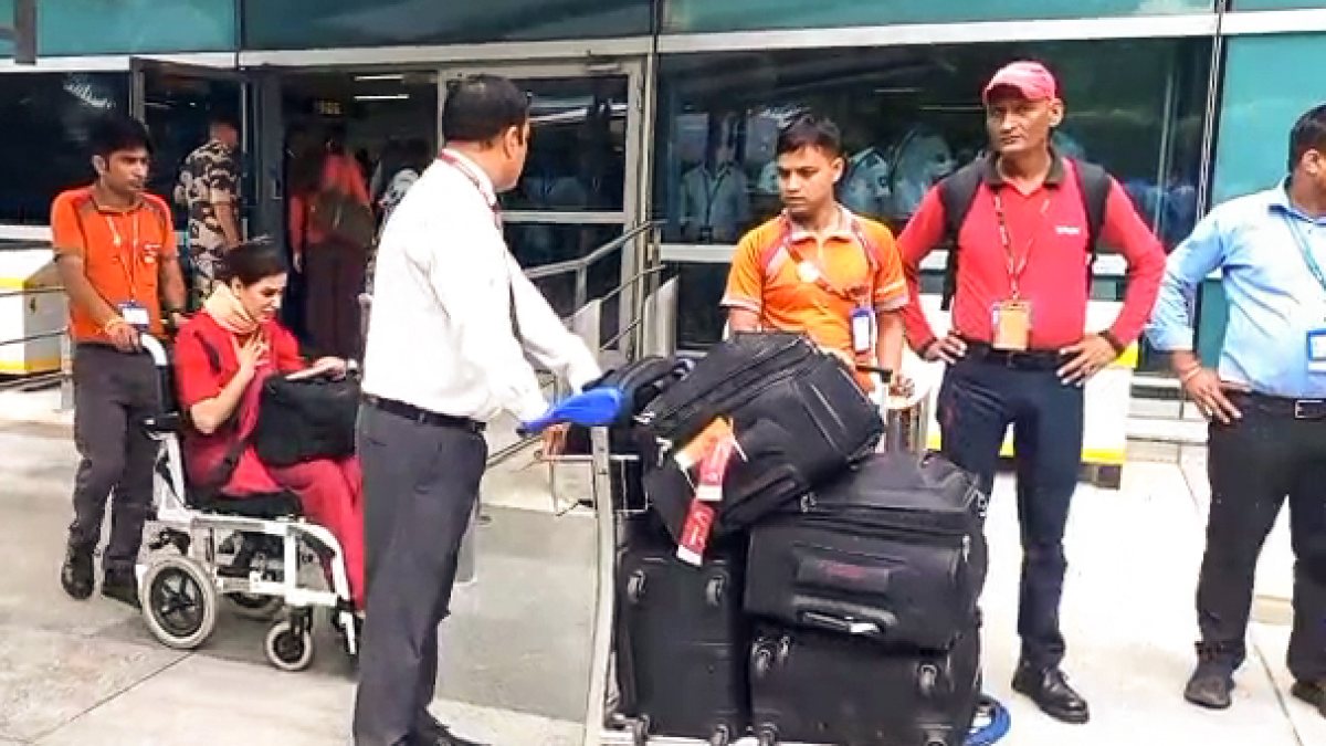 Air India flight hits turbulence, passengers injured