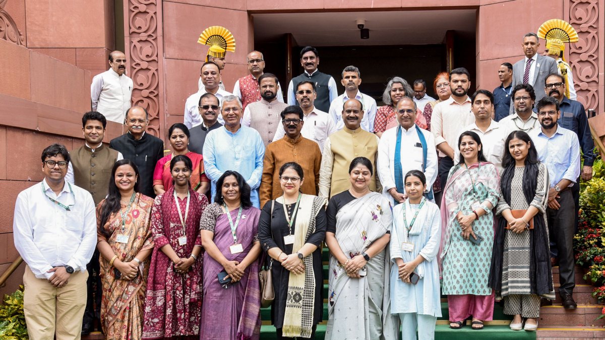 Om Birla receives Corporate Laws Amendment Bill report
