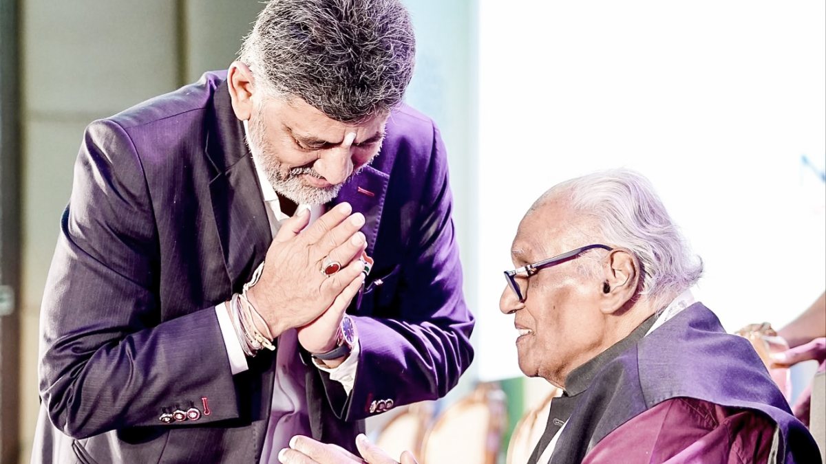Karnataka CM greets Bharat Ratna Rao at India Nano 2026