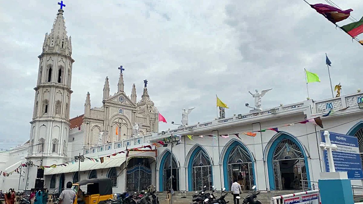 Annual feast of Our Lady of Snows Basilica begins in Thoothukudi