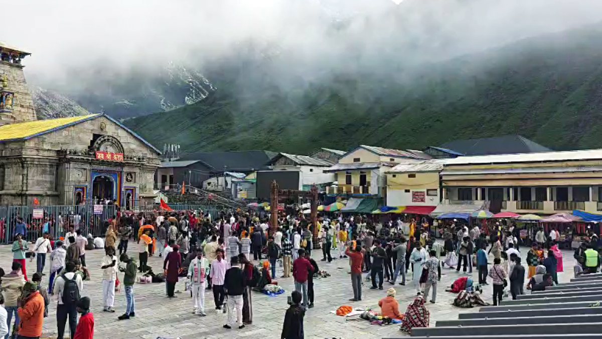 Devotees throng Kedarnath Temple amid heavy Shravan rains
