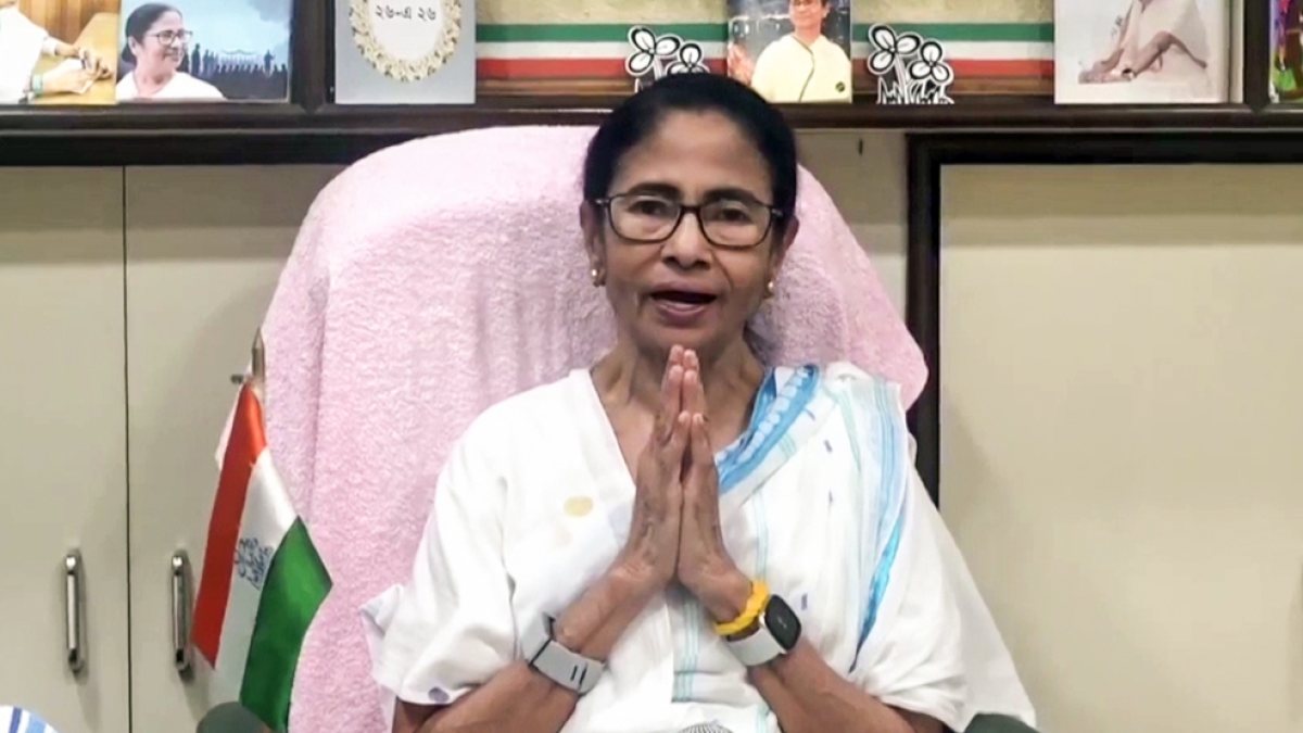 Mamata Banerjee addresses TMC workers in Kolkata